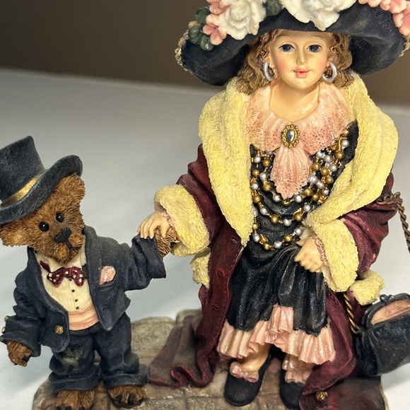 Yesterday's Child, The Dollstone Collection, Style 3529, Amy and Edmund Momma's - Picture 5 of 8